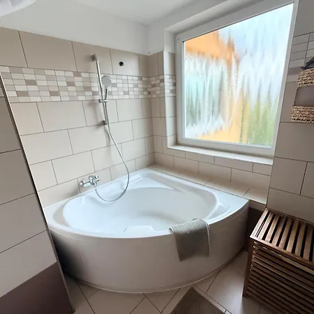 Apartament 80qm- 3 Bedrooms - Fast Wifi- Free Parking- Casa Bella